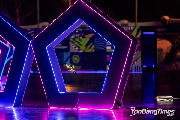 Phygital Drone Racing